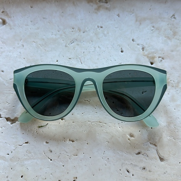 Mykita Maison Martin Margiela Sunglasses MMDUAL003

Translucent blue - Picture 2 of 13